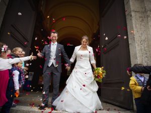 sortie d'église mariage catholique