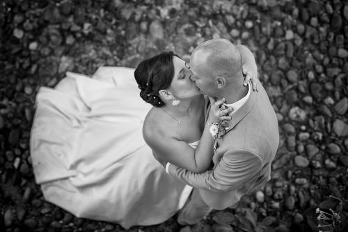 Photographie de mariage noir & blanc ou en couleur ?